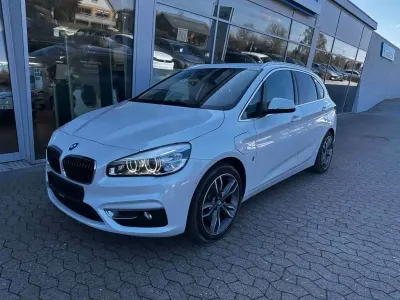 Gebraucht BMW 225 Active Tourer Luxury Line 136 PS (100 kW) 2017 Weiß Van / Kleinbus