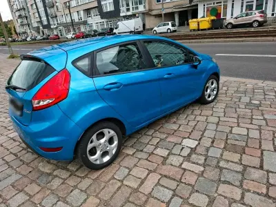 Używany Ford Fiesta 82 KM (60 kW) 2012 Niebieski Hatchback