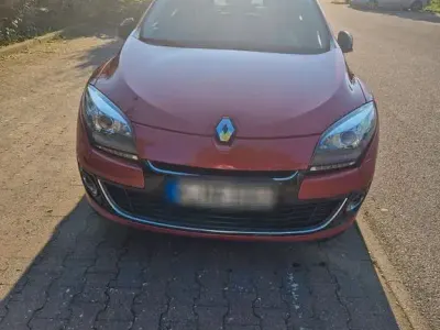 Gebraucht Renault Mégane III Bose Edition 131 PS (96 kW) 2013 Rot Limousine