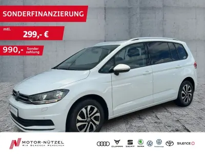 Gebraucht VW Touran Active 150 PS (110 kW) 2022 Pure white Van / Kleinbus