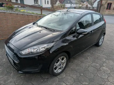 Second-hand Ford Fiesta 82 CP (60 kW) 2014 Negru Hatchback