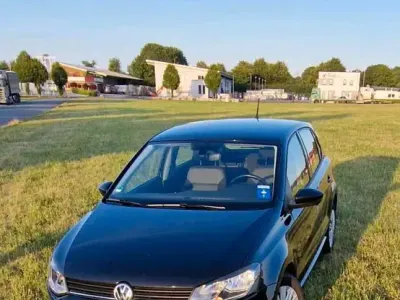 Gebraucht VW Polo 90 PS (66 kW) 2015 Schwarz Kleinwagen