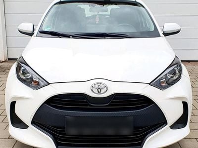 Second-hand Toyota Yaris Comfort 72 CP (52 kW) 2021 Alb Hatchback