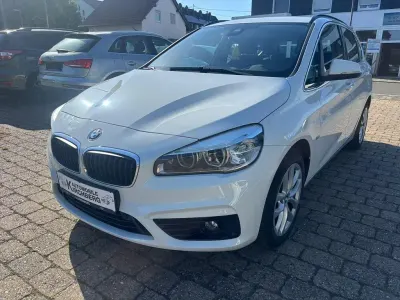 Gebraucht BMW 218 Sport Line 136 PS (100 kW) 2017 Weiß Kombi