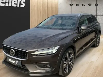 Gebraucht Volvo V60 CC 197 PS (144 kW) 2023 Grau Kombi