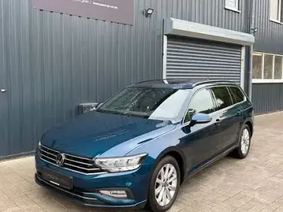 Second-hand VW Passat Business 150 CP (110 kW) 2024 Albastru Break