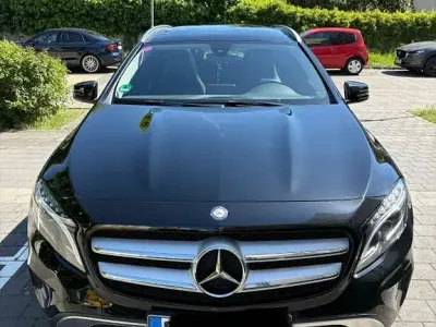 Gebraucht Mercedes GLA200 Urban 156 PS (114 kW) 2016 Schwarz SUV