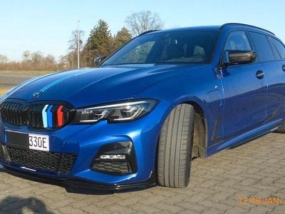 Blau Gebraucht 2021 BMW 330e M Performance Kombi | 34.800 € (Teuer)