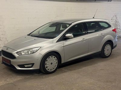Usata Ford Focus Trend 105 CV (77 kW) 2015 Argento Station wagon