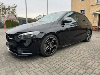Gebraucht Mercedes B180 AMG line 136 PS (100 kW) 2022 Schwarz Van / Kleinbus