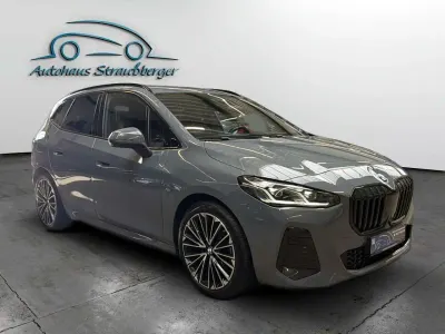 Gebraucht BMW 218 Performance 136 PS (100 kW) 2024 Grau Van / Kleinbus