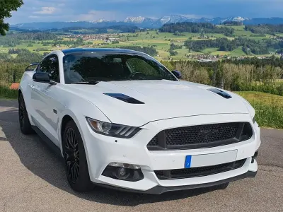 Gebraucht Ford Mustang GT 441 PS (324 kW) 2016 Weiß