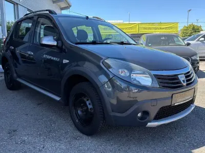 Usata Dacia Sandero Stepway 87 CV (63 kW) 2009 Grigio Berlina