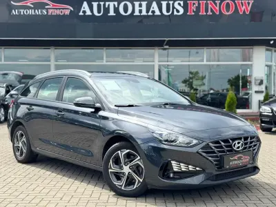 Gebraucht Hyundai i30 Trend 120 PS (88 kW) 2022 Grau Limousine