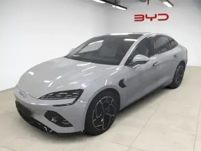 Używany BYD Seal 101 kW (138 KM) 2025 Szary Sedan/Limuzyna