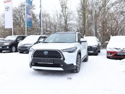 Weiß Gebraucht 2024 Toyota Corolla Cross Team SUV | 32.500 € (Guter Preis)