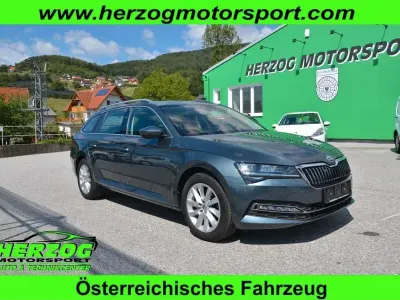 Gebraucht Skoda Superb Style 150 PS (110 kW) 2021 Grau Kombi