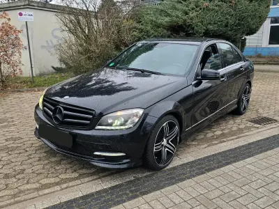 Gebraucht Mercedes C300 231 PS (169 kW) 2010 Schwarz Limousine