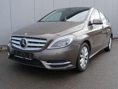 Gebraucht Mercedes B200 136 PS (100 kW) 2013 Grau Van / Kleinbus