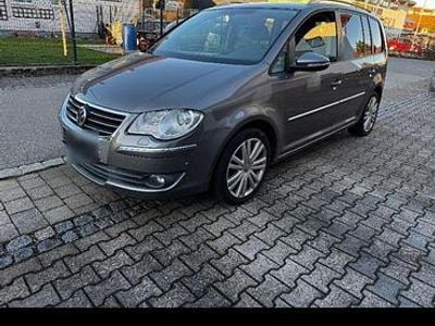 Gebraucht VW Touran 140 PS (102 kW) 2010 Braun Van / Kleinbus