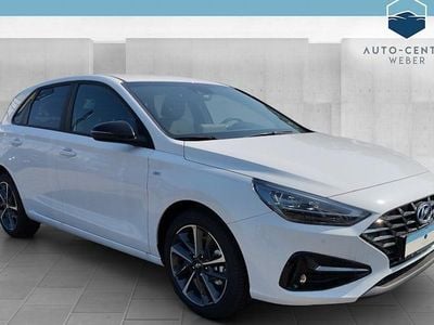 Weiß Gebraucht 2024 Hyundai i30 Advantage Limousine | 21.390 € (Guter Preis)