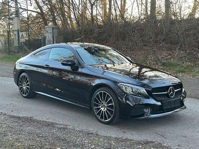 Gebraucht Mercedes C200 AMG 184 PS (135 kW) 2019 Schwarz Coupé