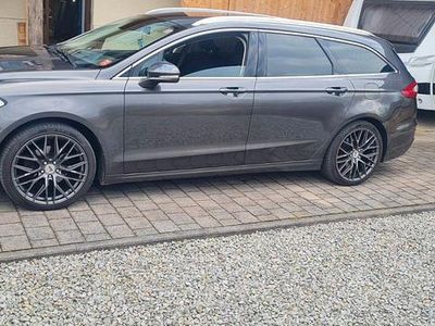 Gebraucht Ford Mondeo Titanium 179 PS (131 kW) 2017 Grau Kombi