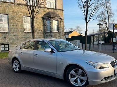 Second-hand BMW 525 177 CP (130 kW) 2006 Argintiu Berlinǎ