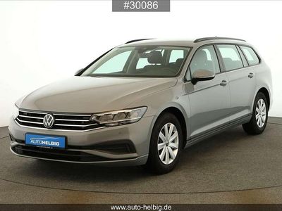 Gebraucht VW Passat 150 PS (110 kW) 2024 Grau Kombi