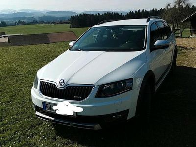 Gebraucht Skoda Octavia 180 PS (132 kW) 2015 Weiß Kleinwagen