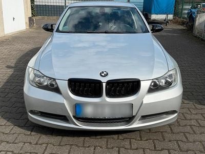Gebraucht BMW 318 143 PS (105 kW) 2008 Silber Limousine
