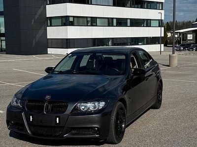 Second-hand BMW 320 163 CP (119 kW) 2005 Gri Berlinǎ