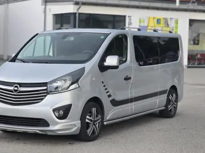 Gebraucht Opel Vivaro Sport 145 PS (106 kW) 2017 Grau Van / Kleinbus