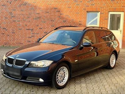 Gebraucht BMW 318 129 PS (94 kW) 2007 Blau Kombi