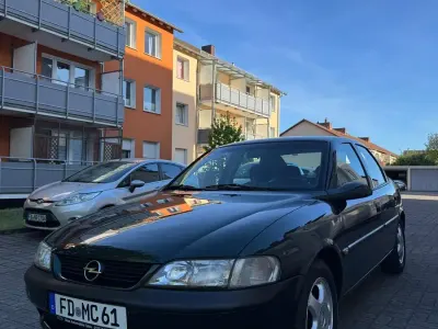 Second-hand Opel Vectra 101 CP (74 kW) 1998 Verde Berlinǎ