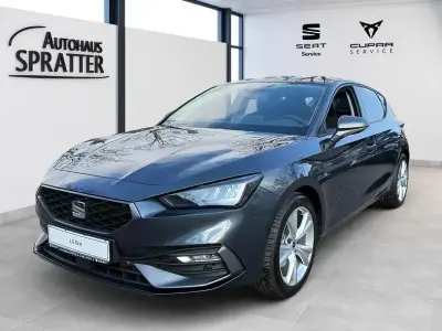 Używany Seat Leon FR 150 KM (110 kW) 2025 Szary Sedan/Limuzyna