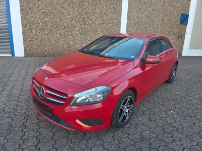 Gebraucht Mercedes A180 AMG line 109 PS (80 kW) 2012 Rot Kleinwagen