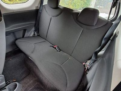 Gebraucht Toyota Aygo Club 68 PS (50 kW) 2006 Rot Kleinwagen