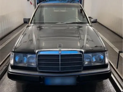 Gebraucht Mercedes 230 131 PS (96 kW) 1990 Grau Limousine