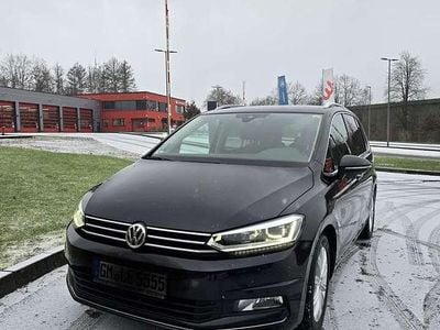 Schwarz Gebraucht 2016 VW Touran Highline Van / Kleinbus | 10.500 € (Fairer Preis)