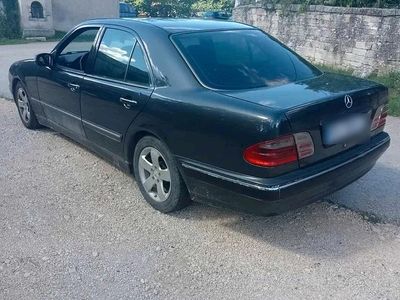 Mercedes E270