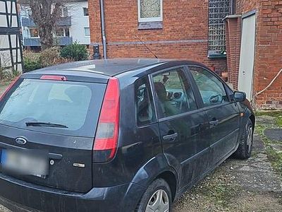 Schwarz Gebraucht 2004 Ford Fiesta Kleinwagen | 600 €