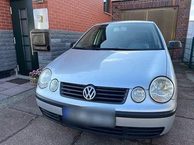 Gebraucht VW Polo Basis 75 PS (55 kW) 2002 Silber Limousine