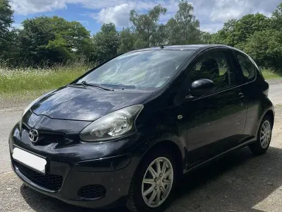 Gebraucht Toyota Aygo 68 PS (50 kW) 2009 Schwarz Kleinwagen