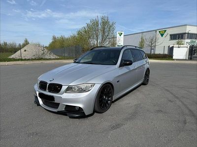 Gebraucht BMW 330 Sport Line 245 PS (180 kW) 2008 Silber Kombi