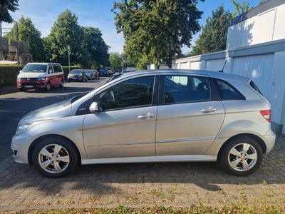 Mercedes B180
