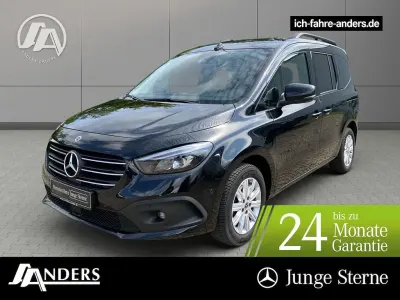 Gebraucht Mercedes T180 Progressive 131 PS (96 kW) 2025 Schwarz Van / Kleinbus