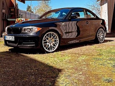 Schwarz Gebraucht 2011 BMW 135 Coupé Shadowline Coupé | 20.500 €