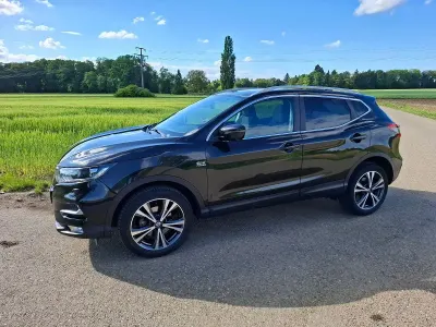 Gebraucht Nissan Qashqai Tekna 163 PS (119 kW) 2018 Schwarz SUV