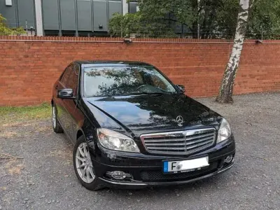 Gebraucht Mercedes C200 Elegance 184 PS (135 kW) 2010 Schwarz Limousine